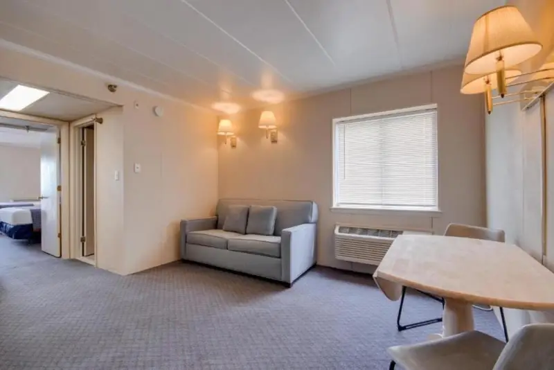 Tower 2 Side View Suite